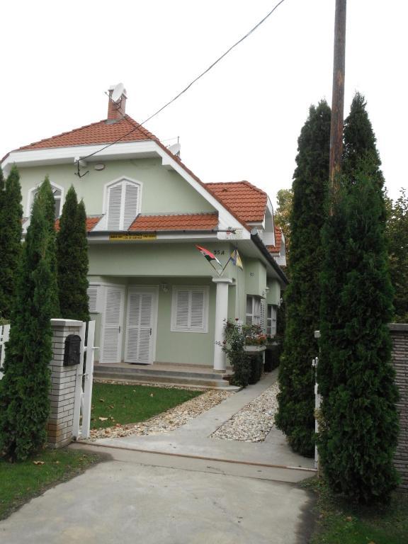 זמראדי Csokonai Guesthouse מראה חיצוני תמונה